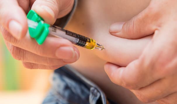 Anticoagulação com heparina subcutânea para trombose venoa cerebral.